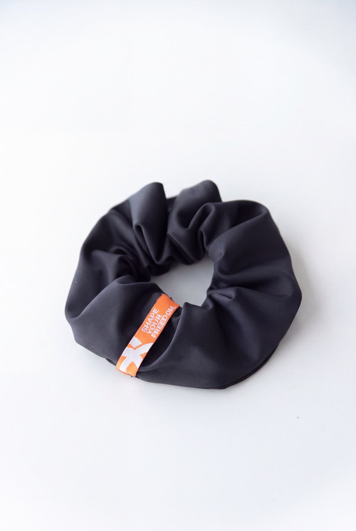 SCRUNCHIE BLACK